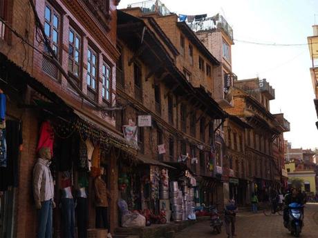 PC220348 バクタブル，カトマンズ郊外の世界遺産の町 / Bhaktapur (Kathmandu), the World Heritage