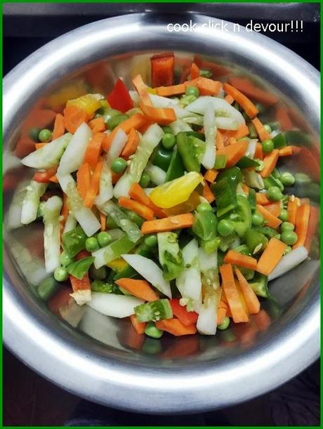 Mixed vegetable pickle