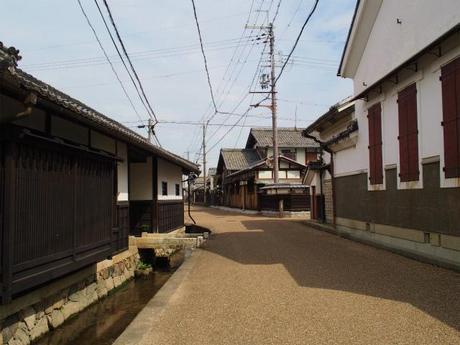 PA050066 近江商人の築いた町，五個荘 / Gokasho, attractive Japanese traditional architectures