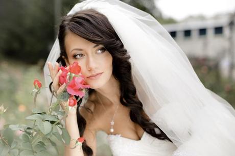 Bride with loose hair