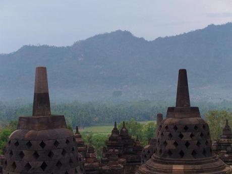 PB030029 荘厳なボロブドゥールを擁するジョグジャカルタ /  Yogyakarta, Borobudur & Prambanan
