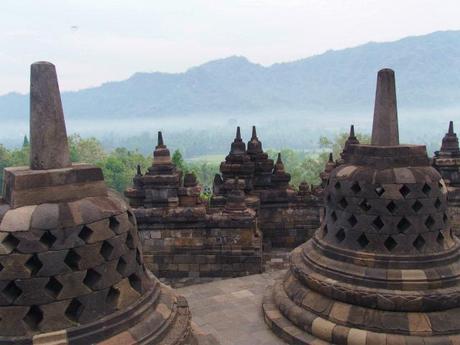 PB030046 荘厳なボロブドゥールを擁するジョグジャカルタ /  Yogyakarta, Borobudur & Prambanan