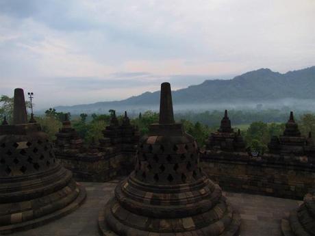 PB030055 荘厳なボロブドゥールを擁するジョグジャカルタ /  Yogyakarta, Borobudur & Prambanan