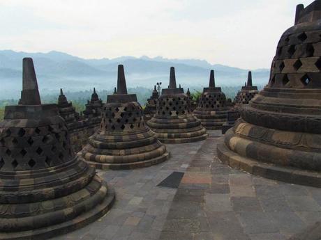 PB030051 荘厳なボロブドゥールを擁するジョグジャカルタ /  Yogyakarta, Borobudur & Prambanan