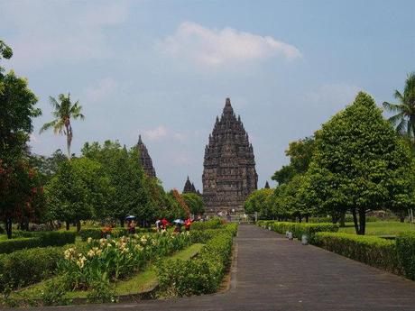 PB030141 荘厳なボロブドゥールを擁するジョグジャカルタ /  Yogyakarta, Borobudur & Prambanan