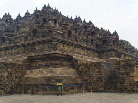 PB030102 荘厳なボロブドゥールを擁するジョグジャカルタ /  Yogyakarta, Borobudur & Prambanan