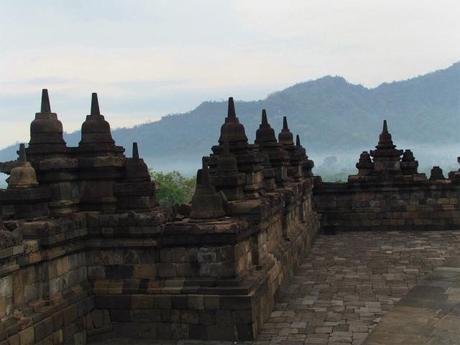 PB030057 荘厳なボロブドゥールを擁するジョグジャカルタ /  Yogyakarta, Borobudur & Prambanan