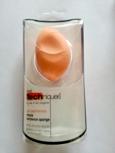 Review - Real Techniques Miracle Complexion Sponge VS. Beauty Blender