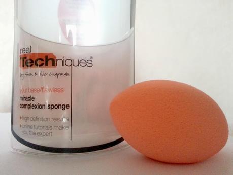 Review - Real Techniques Miracle Complexion Sponge VS. Beauty Blender