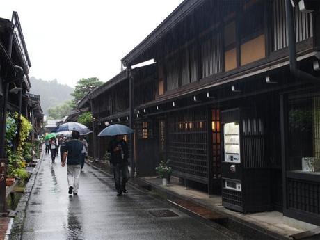 P9070094 驟雨の高山/ Takayama,in autumn rain