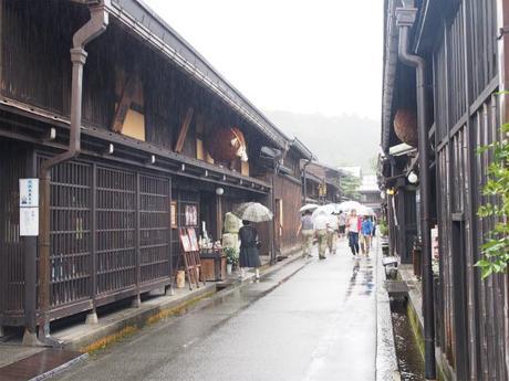 P9070042 驟雨の高山/ Takayama,in autumn rain