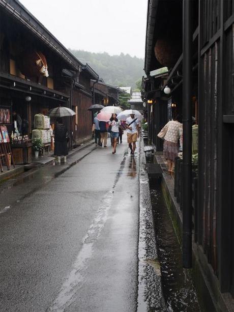 P9070044 驟雨の高山/ Takayama,in autumn rain