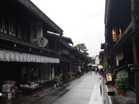 P9070054 驟雨の高山/ Takayama,in autumn rain