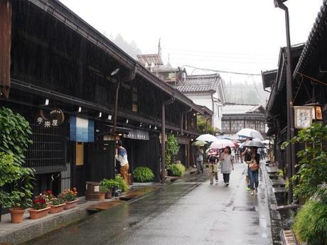 P9070023 驟雨の高山/ Takayama,in autumn rain