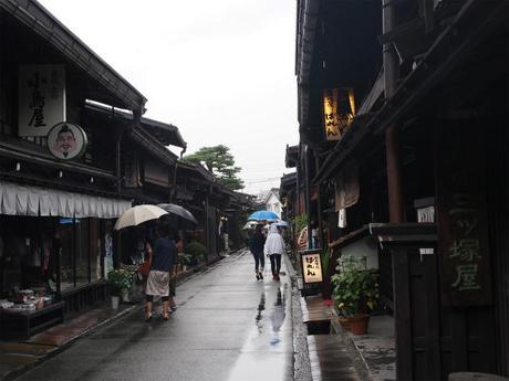 P9070052 驟雨の高山/ Takayama,in autumn rain