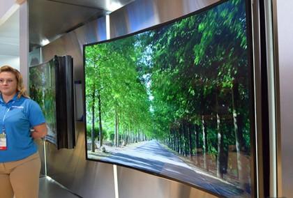 Samsung Shows Off Its Bendable TV @ CES 2014