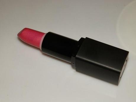 LOLA+Intense+Colour+Lipstick+Strawberry+Fields+Swatches+3