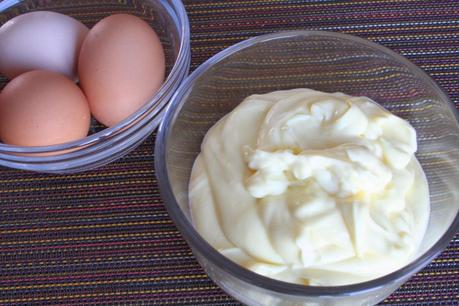 Home-made Mayonnaise (Dairy, Gluten, Sugar and Preservative Free)
