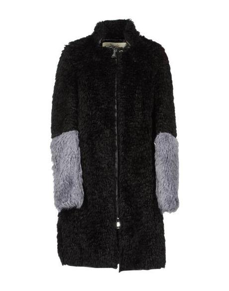 Urbancode faux fur coat