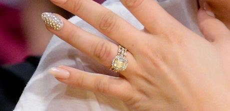 Kaley Cuoco Engagement ring and wedding bands