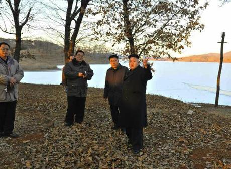 Kim Jong Un tours an area near Yo'np'ung Lake whee he has ordered the construction of a vacation complex for DPRK scientists (Photo: Rodong Sinmun).