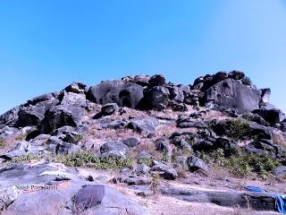 Rock paintings dating back thousands of years ago have been found on the hill in Ranchi city, India.