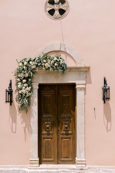 romantic-destination-summer-wedding-crete-white-florals_10