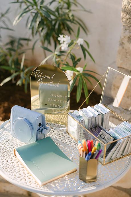 fresco-summer-wedding-kefalonia-colorful-flowers_26