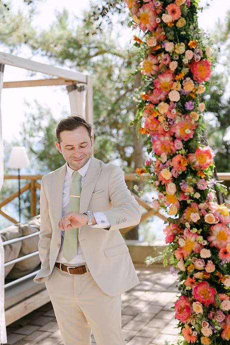 fresco-summer-wedding-kefalonia-colorful-flowers_13