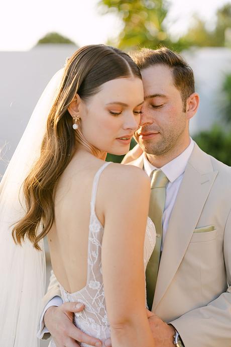 fresco-summer-wedding-kefalonia-colorful-flowers_32