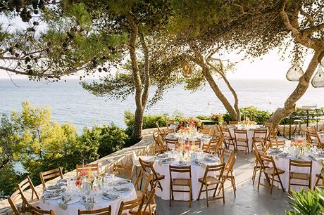 fresco-summer-wedding-kefalonia-colorful-flowers_24