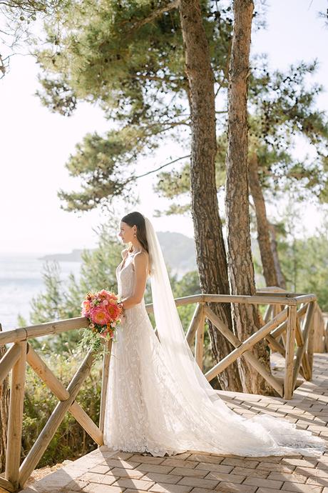 fresco-summer-wedding-kefalonia-colorful-flowers_05