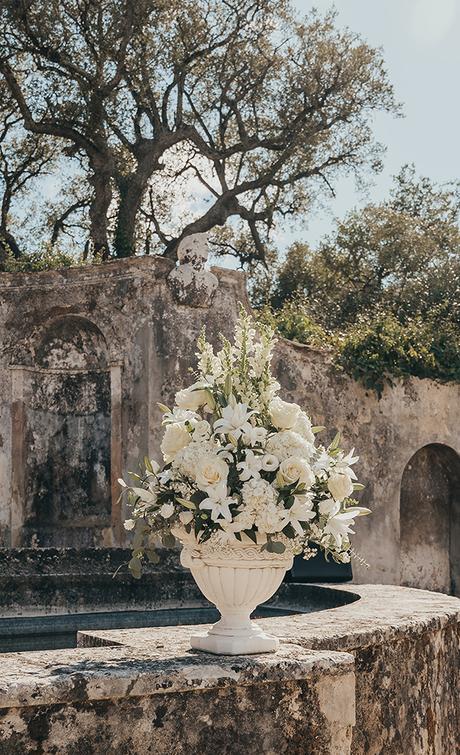 charming-garden-wedding-lisbon-white-blooms_10