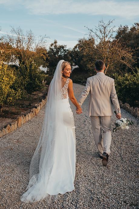 charming-garden-wedding-lisbon-white-blooms_02