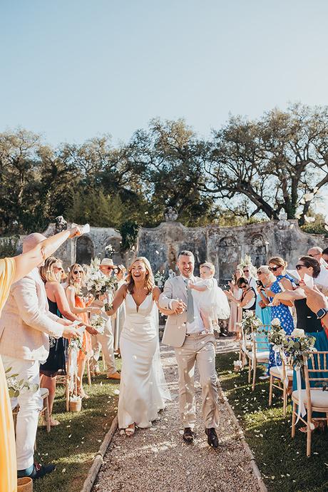 charming-garden-wedding-lisbon-white-blooms_14