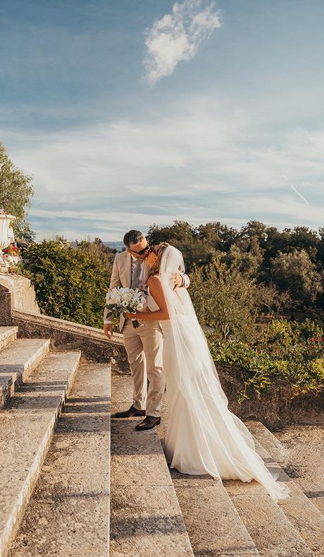 charming-garden-wedding-lisbon-white-blooms_17