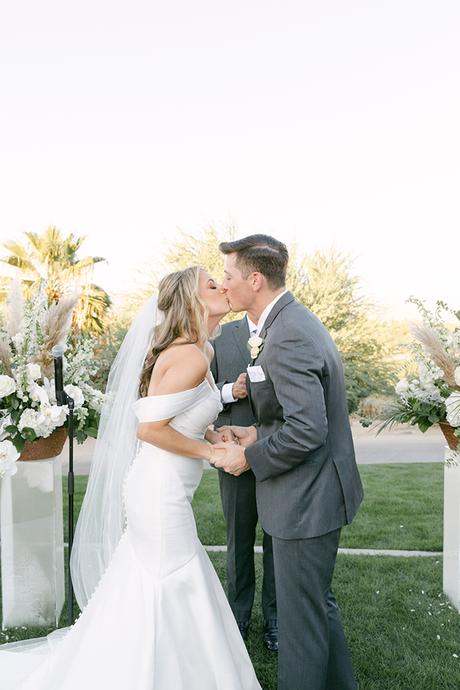 stylish-neutral-wedding-palm-desert-california_24