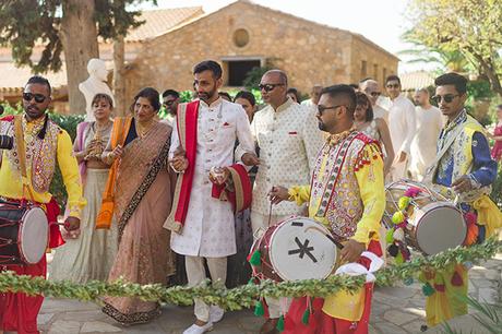 vibrant-indian-wedding-modern-vow-exchange-athens_17x