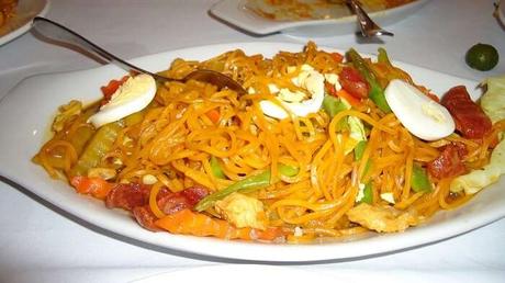 10 Philippines Food Dishes That One Must-Try At Least Once Pancit