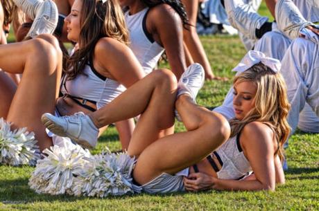 20 Cheerleader Wardrobe Malfunctions That Are Both Hilarious and Shocking