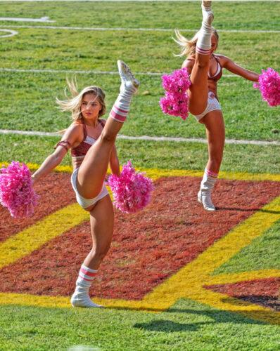 20 Cheerleader Wardrobe Malfunctions That Are Both Hilarious and Shocking