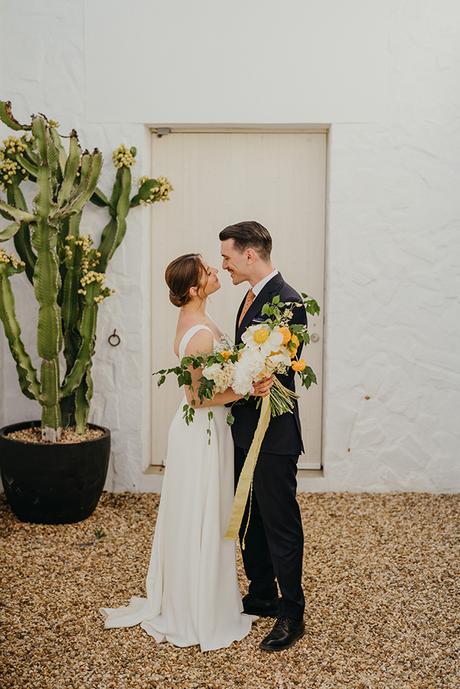 spring-wedding-portugal-bright-yellow-flowers_01