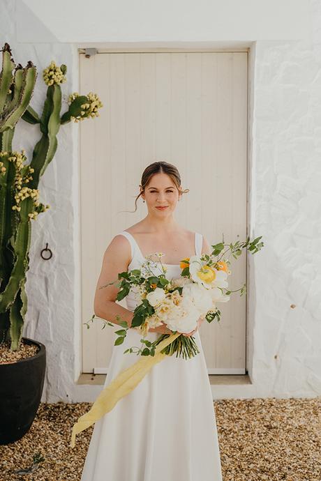 spring-wedding-portugal-bright-yellow-flowers_09