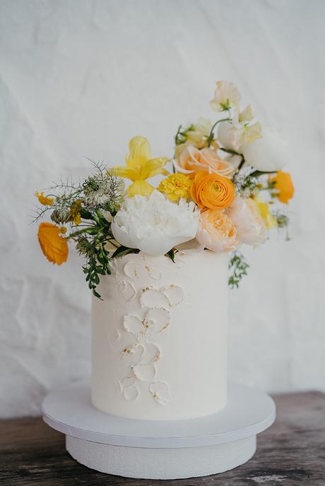 spring-wedding-portugal-bright-yellow-flowers_22