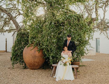 spring-wedding-portugal-bright-yellow-flowers_02