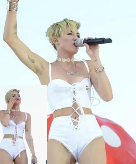 Camel Toe Exposed: 10 Famous Celebrity Reveals Camel Toe Exposed: 10 Famous Celebrity Reveals