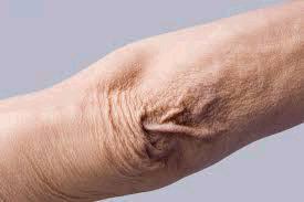 6 Body Parts That Can Be Used To Tell The Real Age Of Anybody (Photos)