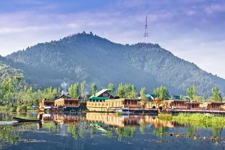 Boathouse in Dal Lake of Srinagar