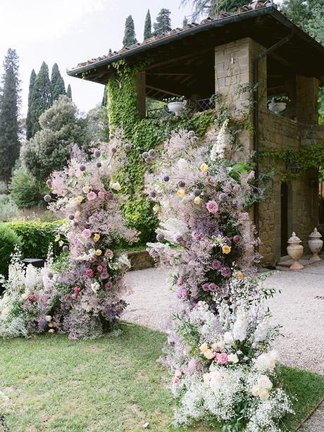 modern-garden-wedding-florence-italy-lush-florals_16