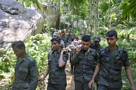 Sri Lanka Army Rescues University Student at Alagalla Mountain